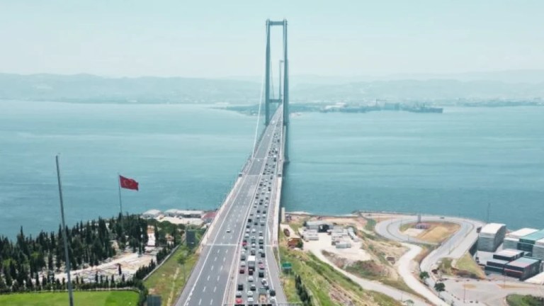 Bayramda otoyol ve köprüler ücretsiz