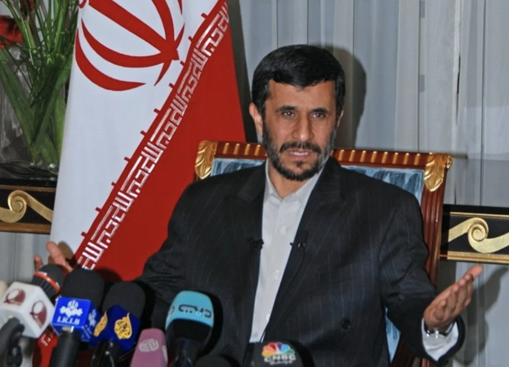 Eski Cumhurbaşkanı Ahmedinejad Saldırıda Öldü
