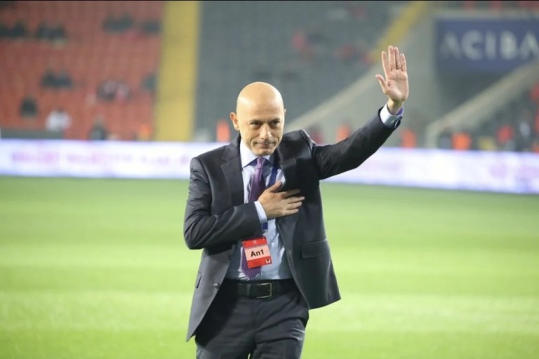 Cüneyt Çakır Dubai’de mahsur kaldı