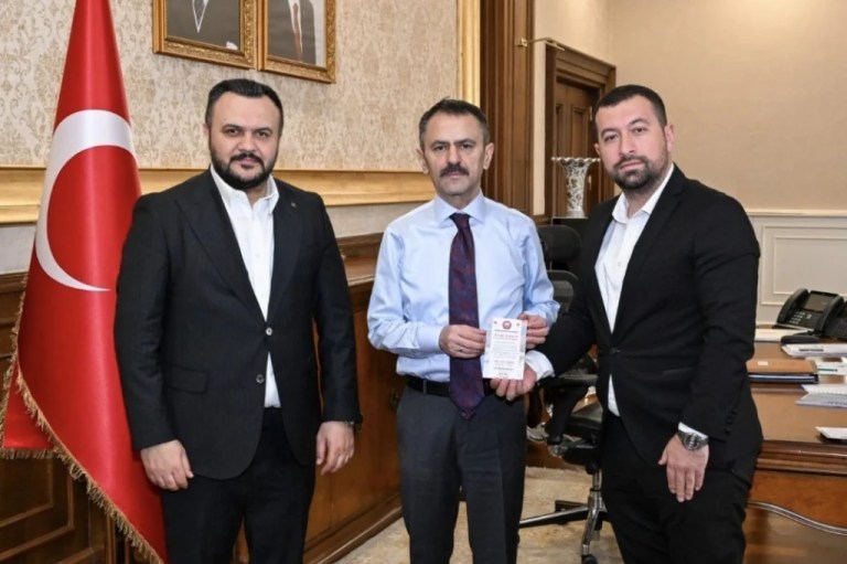 Gebze Sivaslılar Derneği’nden Vali Aktaş’a İftar Daveti