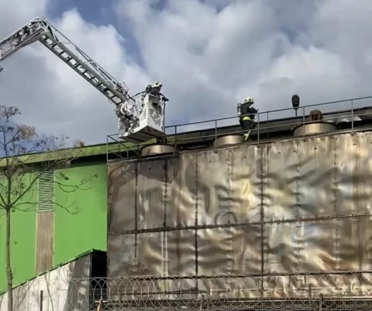 Kartepe’de sunta fabrikasında yangın paniği