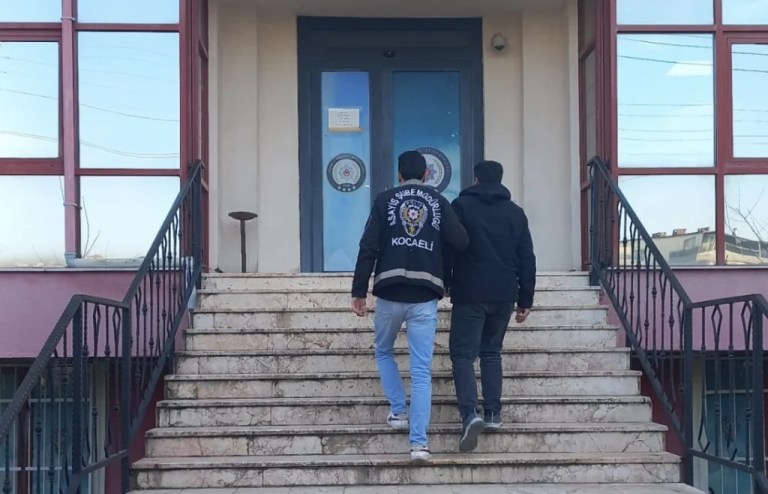 Kocaeli’de Bilişim Dolandırıcısı Yakalandı