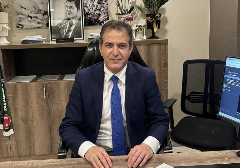 Kocaeli’nin sevilen doktoru Alper Gültekin profesör oldu