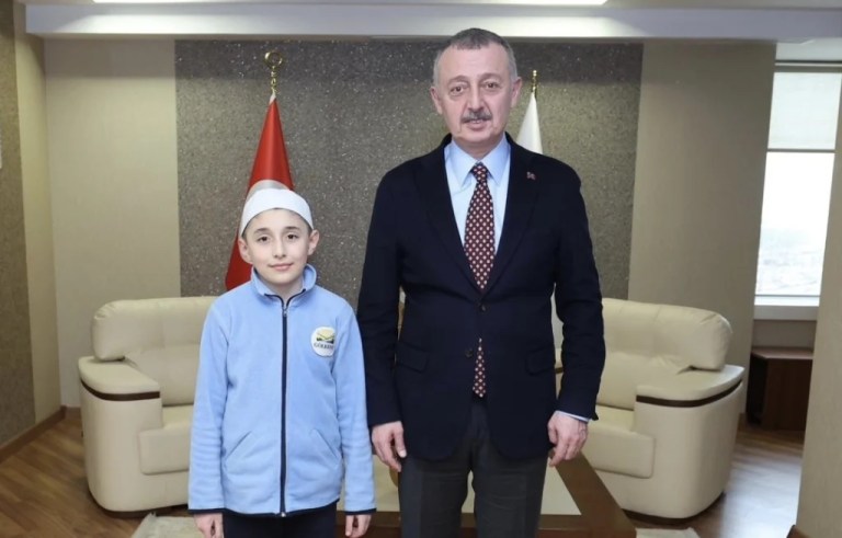 11 yaşındaki Hasan 5 ayda hafız oldu