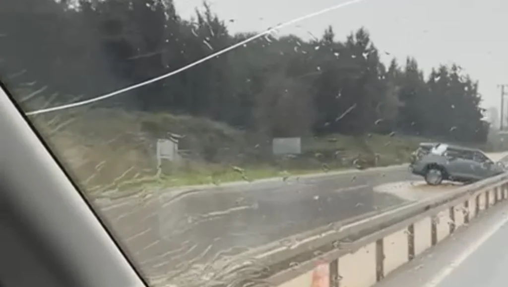 Gebze’de su birikintisi kazaya neden oldu!