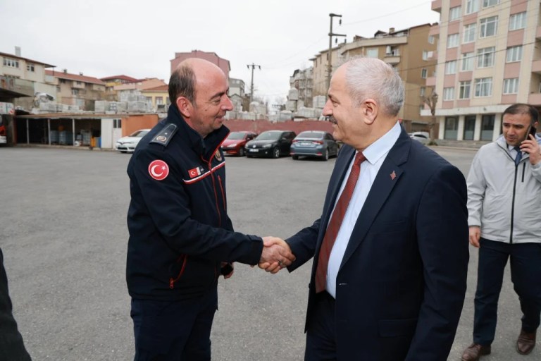 Başkan Büyükgöz’den bayram öncesi kamu personeline ziyaret