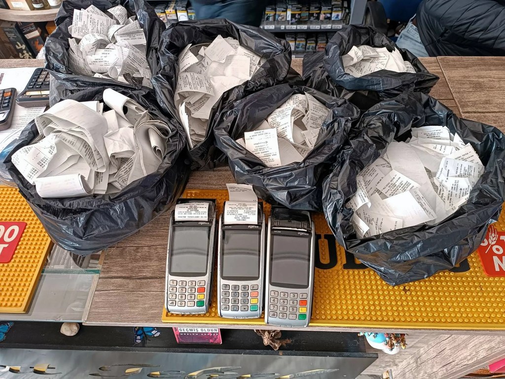 Adana'da Pos Tefeciliği Operasyonu: 11 Kişi Gözaltında