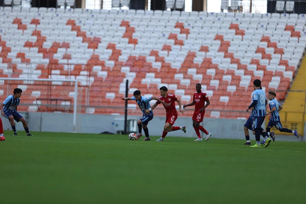 Pendikspor Adana Demirspor'u Farklı Geçti: 5-0