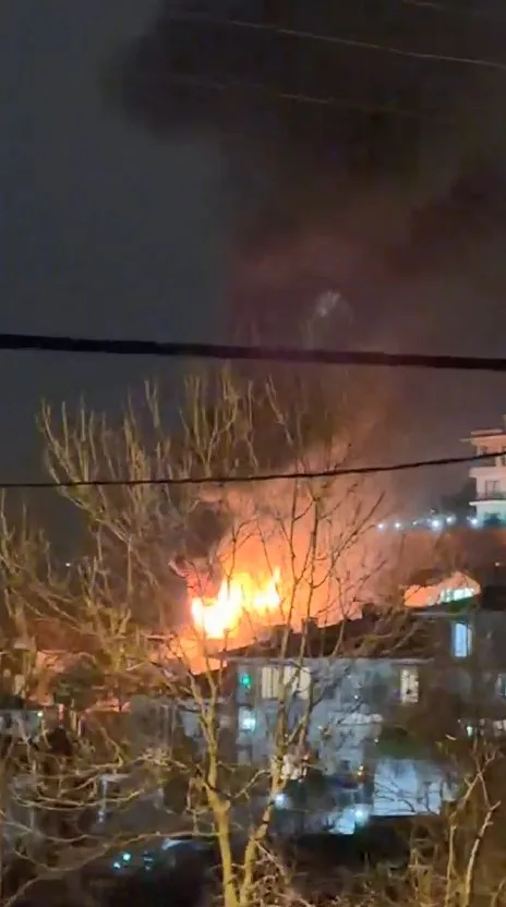 Kocaeli'de Çatı Katı Yangını Korkuttu