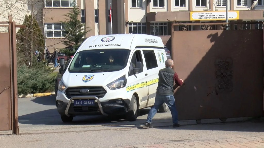 Çekmeköy'de Lise Öğrencisi Bıçaklı Saldırıyla Gözaltında