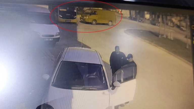 İnegöl'de Minibüs ve Otobüs Çarpıştı: 3 Yaralı
