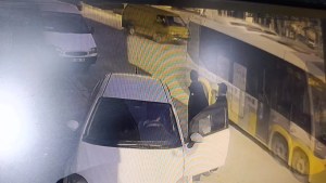 İnegöl'de Minibüs ve Otobüs Çarpıştı: 3 Yaralı