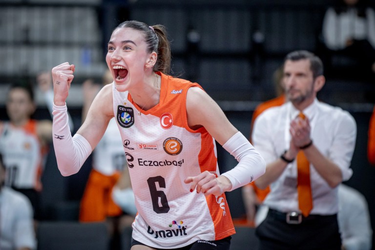 Eczacıbaşı Dynavit Göztepe'yi 3-0 Mağlup Etti