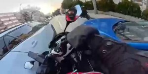 Bursa'da Kurye Motosiklet Kazası Geçirdi