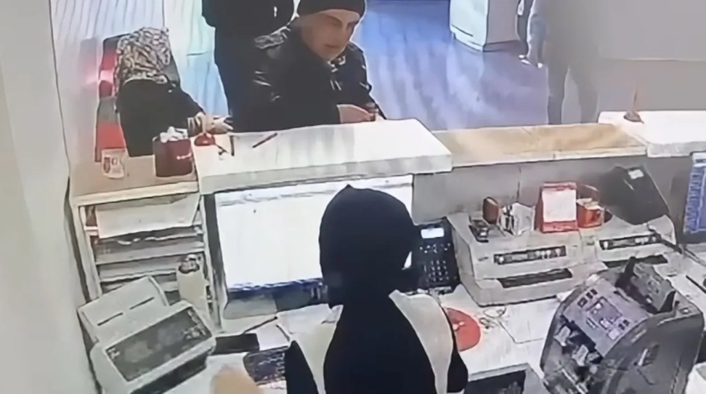 Diyarbakır Merkezli Dolandırıcılık Operasyonu: 25 Tutuklama