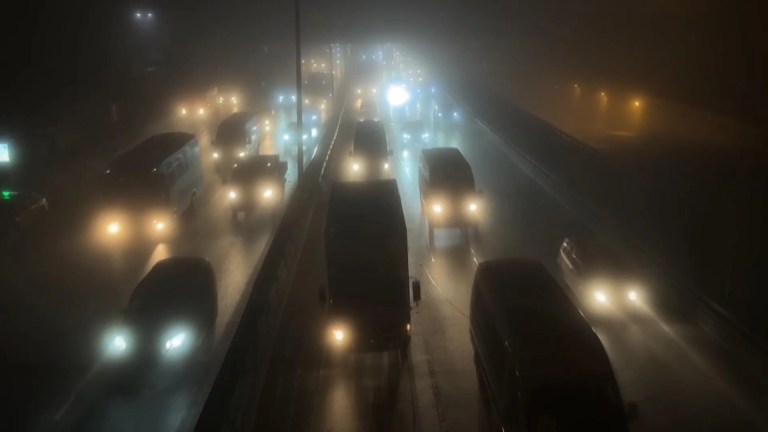 İstanbul'da Yoğun Sis Hayatı Etkiliyor