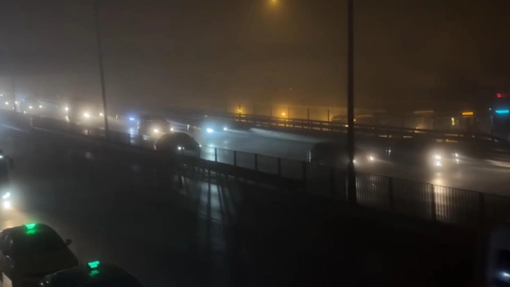 İstanbul'da Yoğun Sis Hayatı Etkiliyor