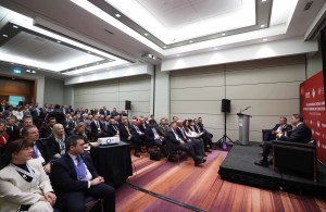 Bakan Bayraktar'dan Kanada'ya Yatırım Mesajı