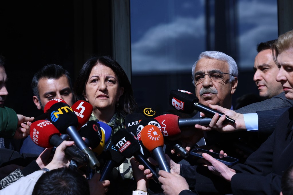 DEM Parti Heyeti Bakanlarla Kritik Görüşmelerde Bulundu