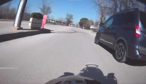 Keşan'da Motosiklet ve Ticari Araç Çarpıştı: 2 Yaralı