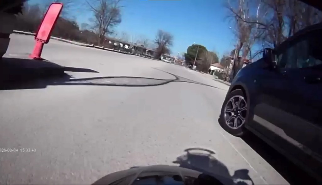 Keşan'da Motosiklet ve Ticari Araç Çarpıştı: 2 Yaralı