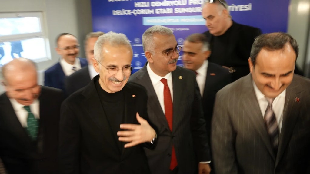 Ankara-İstanbul Süper Hızlı Trenle 80 Dakikaya İniyor