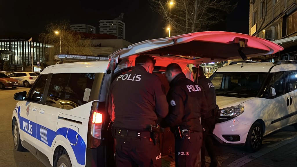 Kayseri'de 15 Yaşındaki Çocuk Hırsızlık Yaparken Yakalandı