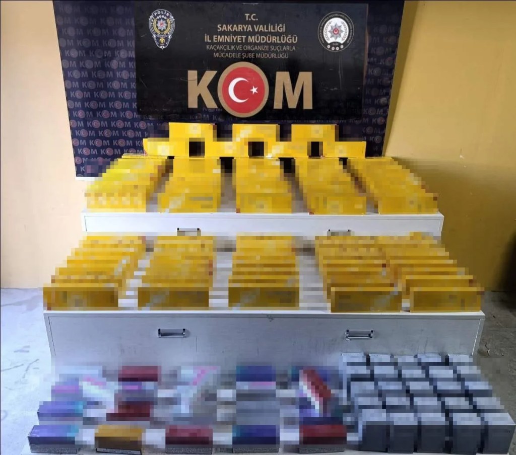 Sakarya'da Kaçak Sigara Operasyonu: Üç Kişi Gözaltında