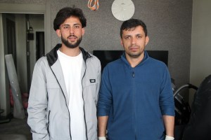 İnşaat İşçisi Yangından Kurtardığı Aileyle Buluştu