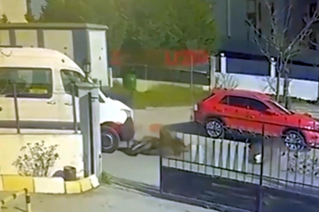 Çorlu'da Minibüs ve Motosiklet Kazası: İki Yaralı