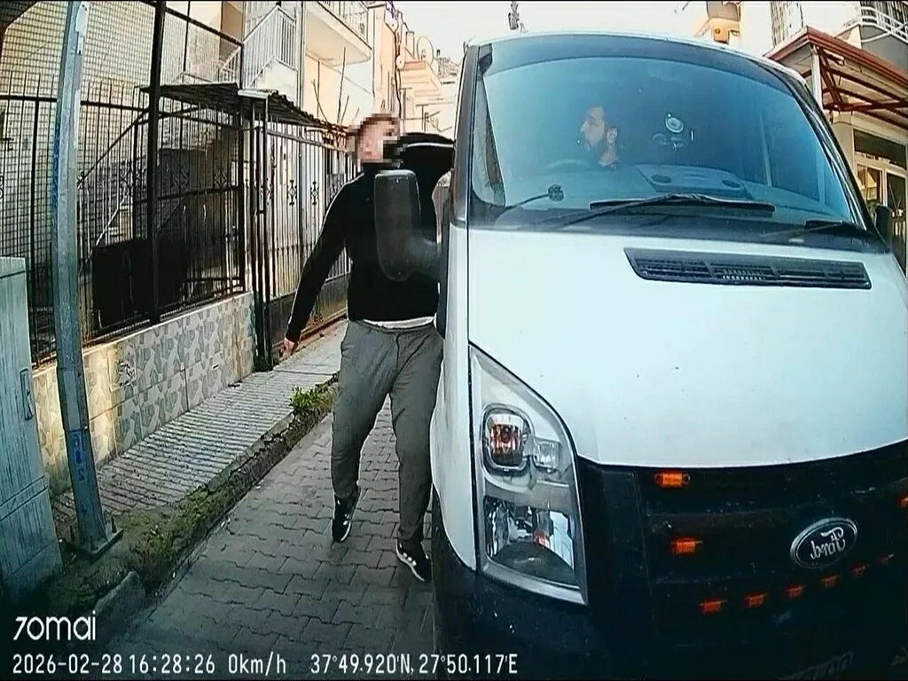 Trafikte Tartışma: Camı Yumruklayan Sürücüye 240 Bin Lira Ceza