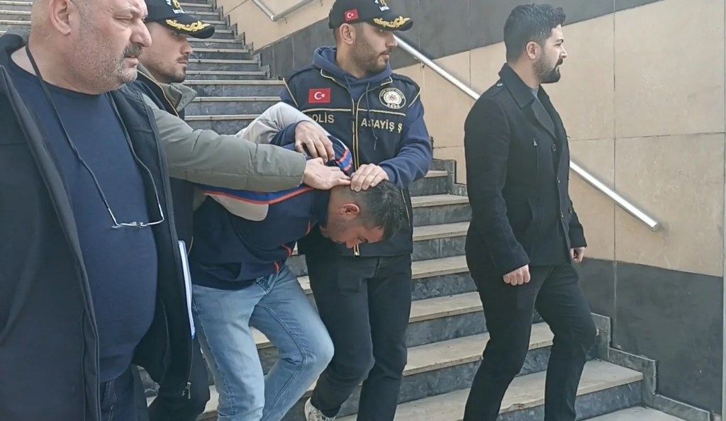 Fatih'te Kadın Cinayeti: Korkutmak İsterken Silah Ateş Aldı