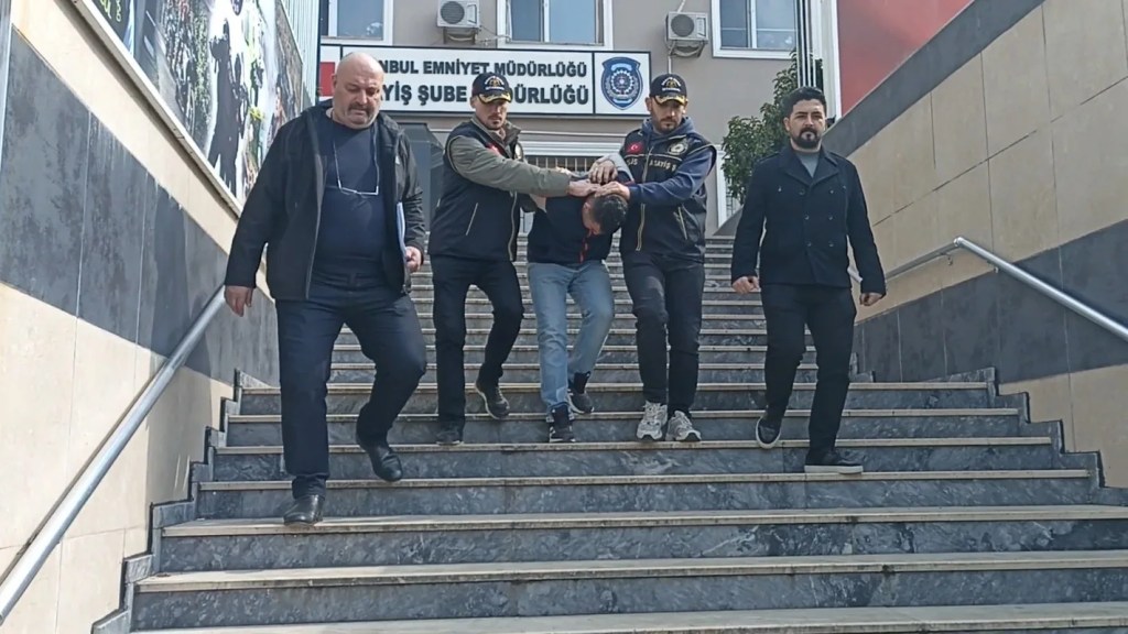 Fatih'te Kadın Cinayeti: Korkutmak İsterken Silah Ateş Aldı