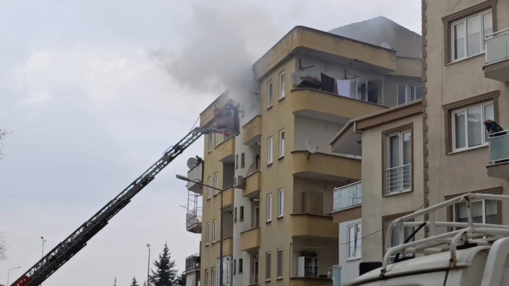 İnegöl'de Ocakta Unutulan Yemek Yangına Sebep Oldu