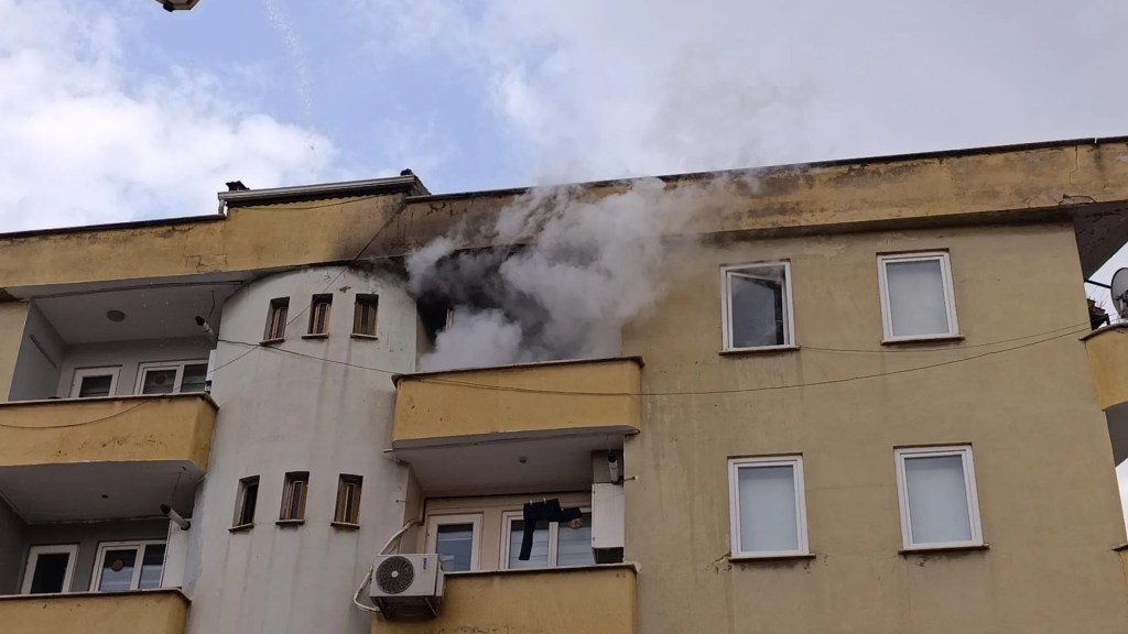 İnegöl'de Ocakta Unutulan Yemek Yangına Sebep Oldu