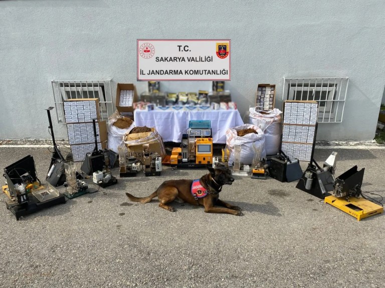 Sakarya'da Kaçak Tütün Operasyonu: Üç Kişi Gözaltında