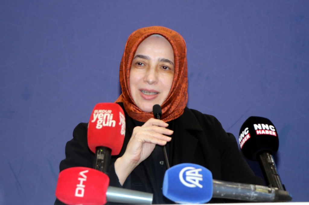 Özlem Zengin: Hukuk Ayaklar Altında, Güvenlik Arayışı Artıyor
