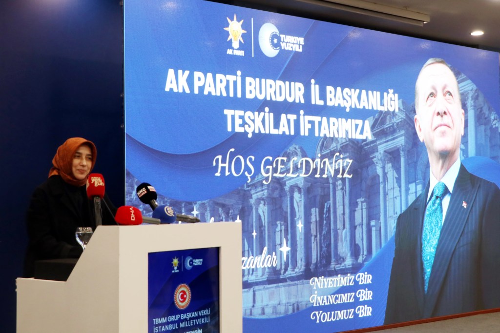 Özlem Zengin: Hukuk Ayaklar Altında, Güvenlik Arayışı Artıyor