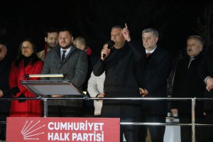 Özgür Özel'den Tanju Özcan'a Destek Mesajı