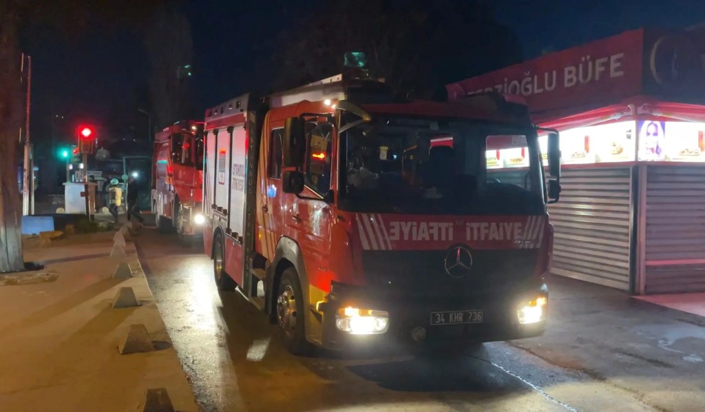 Baltalimanı Kemik Hastanesi'ndeki Yangın Kontrol Altına Alındı