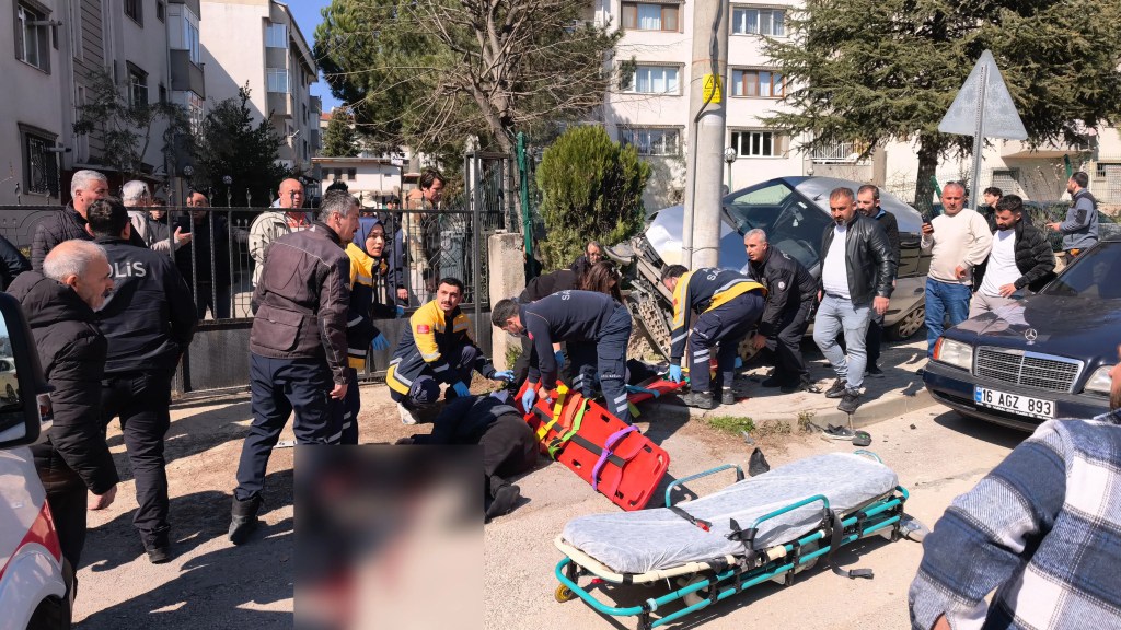 İnegöl'de El Freni Çekilmeyen Araç Kazaya Neden Oldu