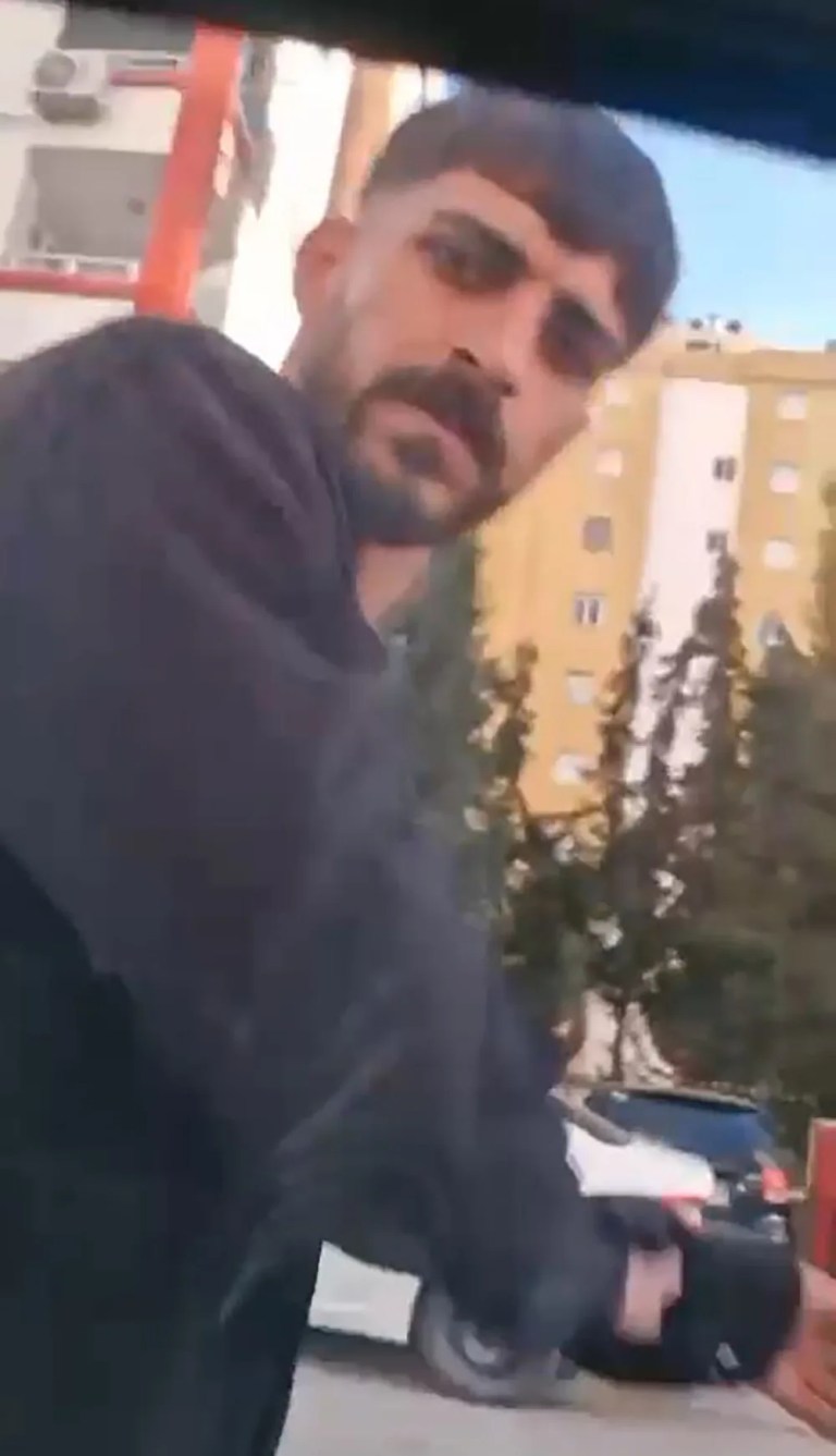 Adana'da Trafik Tartışması: İki Kişi Tutuklandı