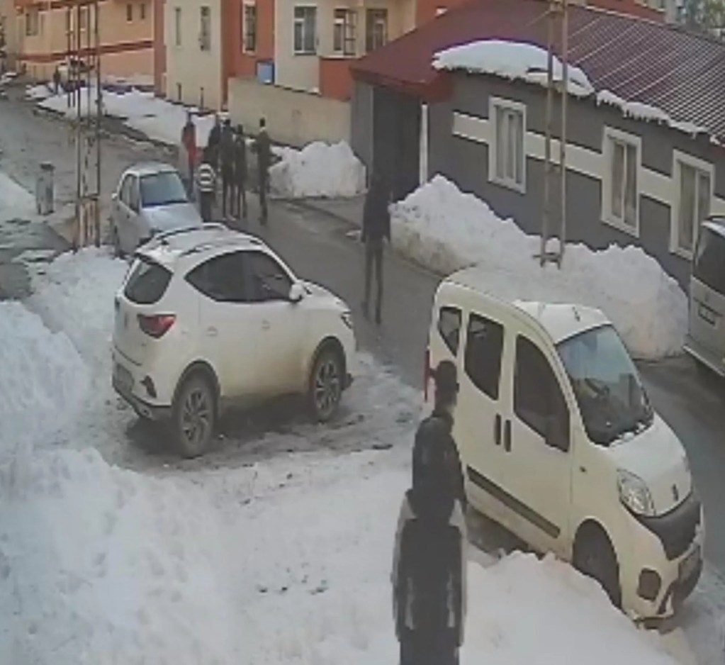 Kars'ta İftar Öncesi Sokak Kavgası: İki Yaralı