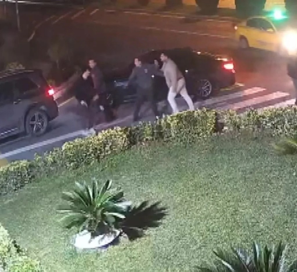 Beylikdüzü'nde Trafikte Silah Çekme Olayı