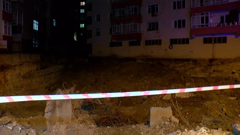 Bahçelievler'de Temel Kayması Nedeniyle Bina Tahliye Edildi