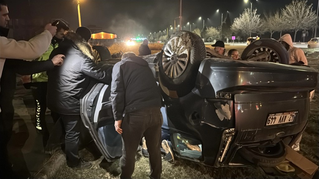 Kütahya'da Otomobil Kazası: Sürücü Yaralandı