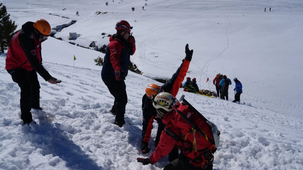 Uludağ'da Çığ Tatbikatı: 150 Personel Görev Aldı