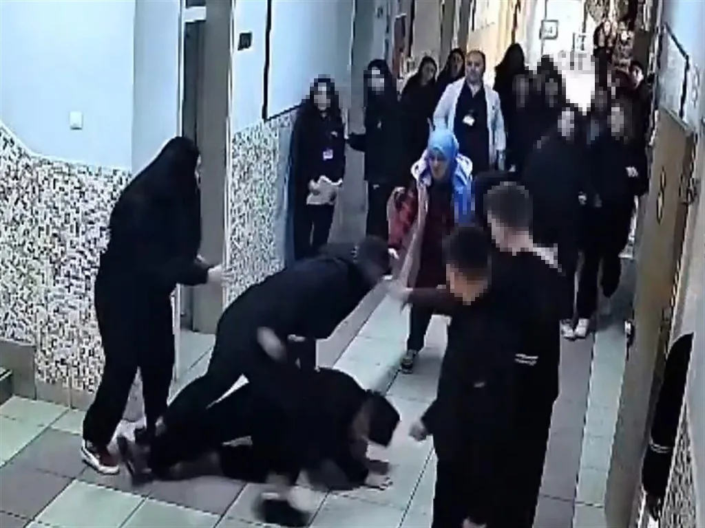 Milli Halterci Kardeşine Zorbalık Yapan Öğrenciye Saldırdı