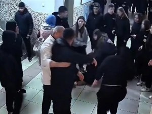 Milli Halterci Kardeşine Zorbalık Yapan Öğrenciye Saldırdı