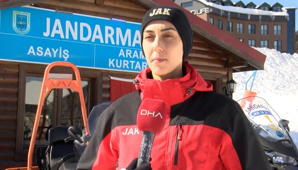Uludağ'da Tatilcilerin Güvenliği Kadın Astsubaya Emanet